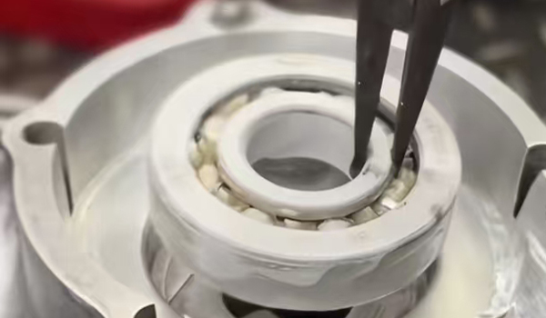 軸承裝配的最佳方式：德捷力液氮深冷箱